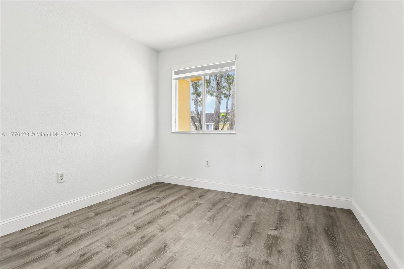 SHOMA TOWNHOMES AT KEYSCO - Residential Lease