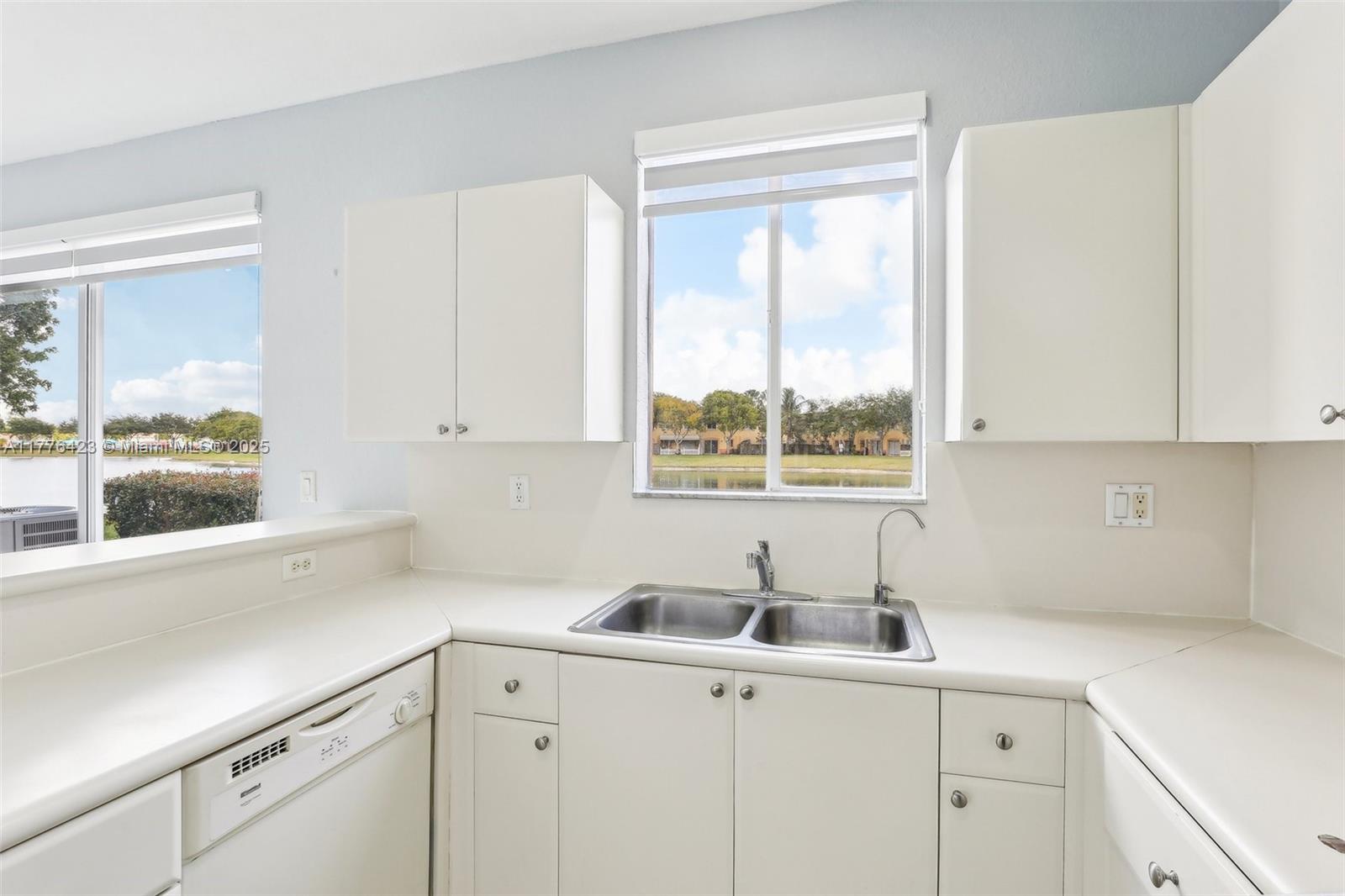 SHOMA TOWNHOMES AT KEYSCO - Residential Lease