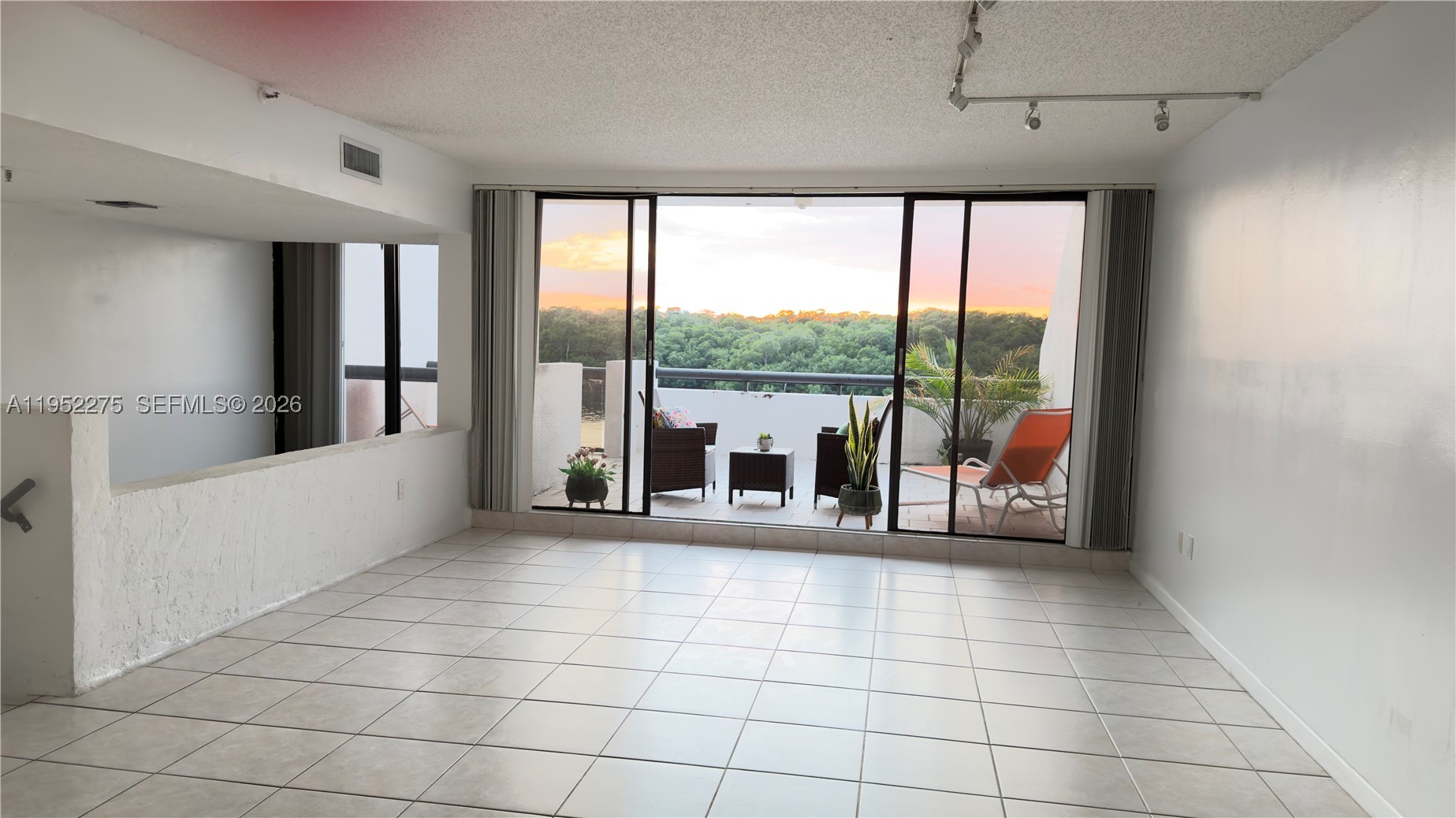 POINCIANA IS YT & RCQ CLU - Residential
