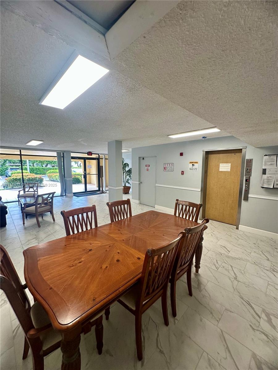 VISTA GARDENS I CONDO - Residential