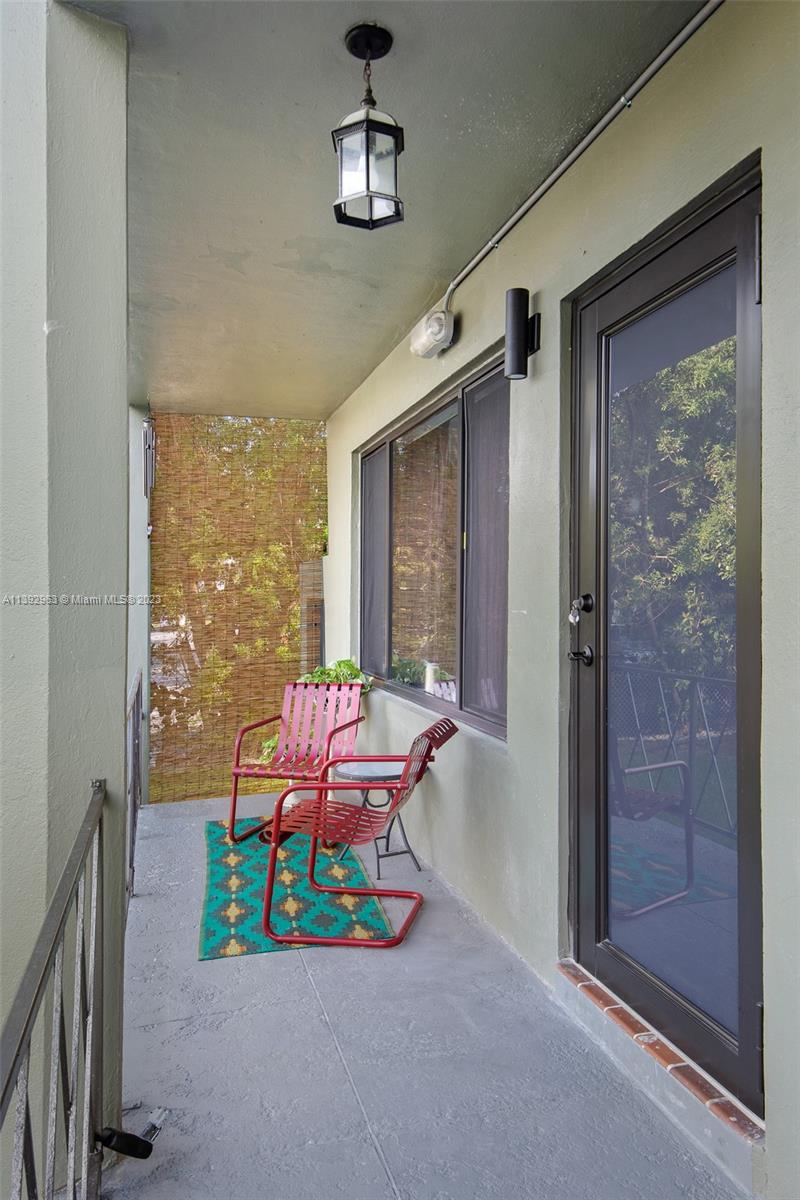 BAY HARBOR ISLAND - Residential Income