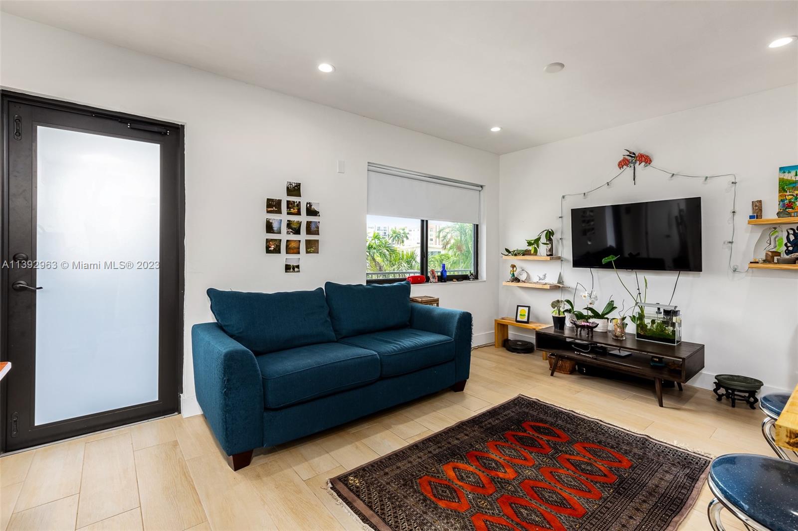 BAY HARBOR ISLAND - Residential Income
