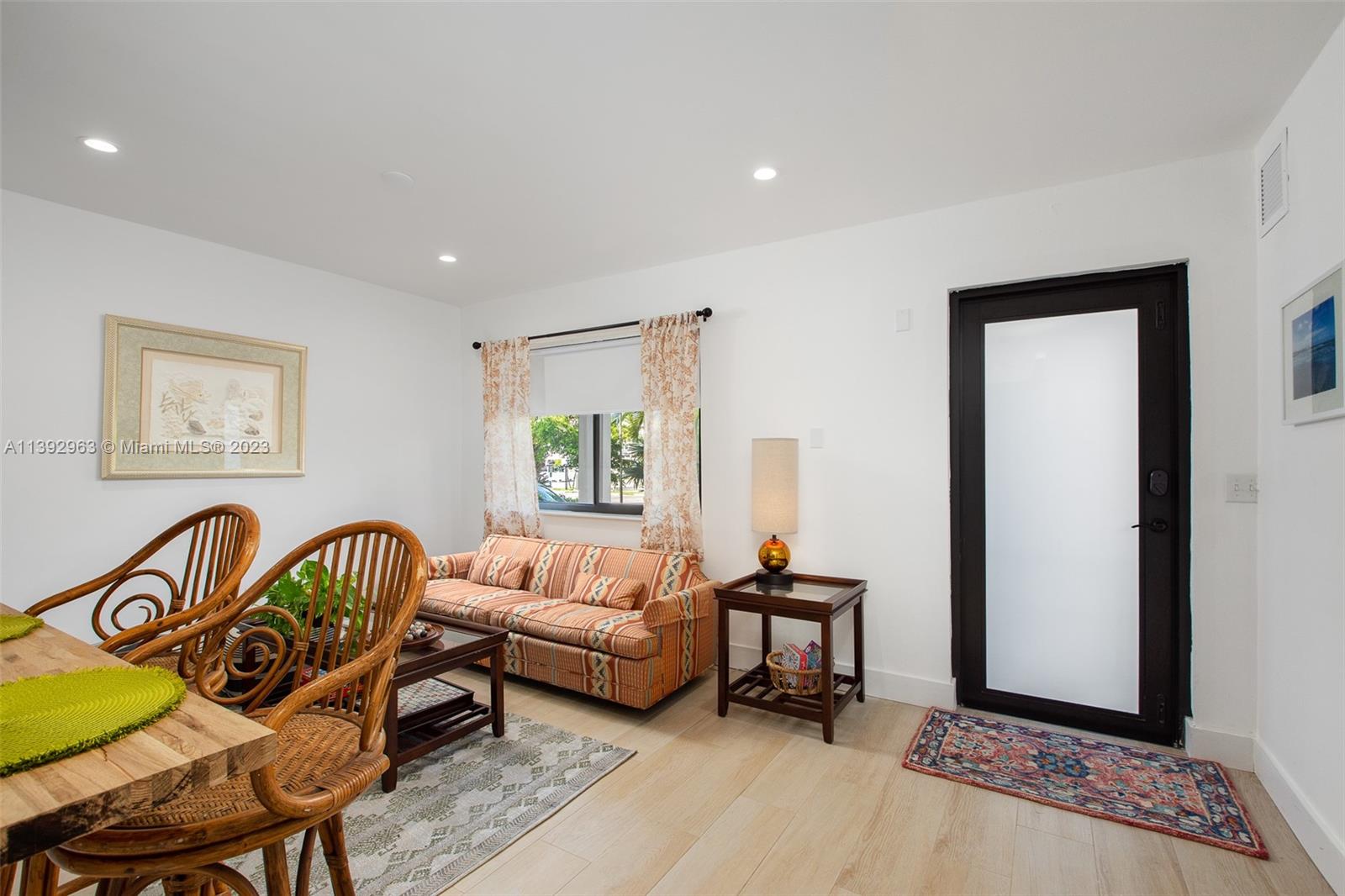 BAY HARBOR ISLAND - Residential Income