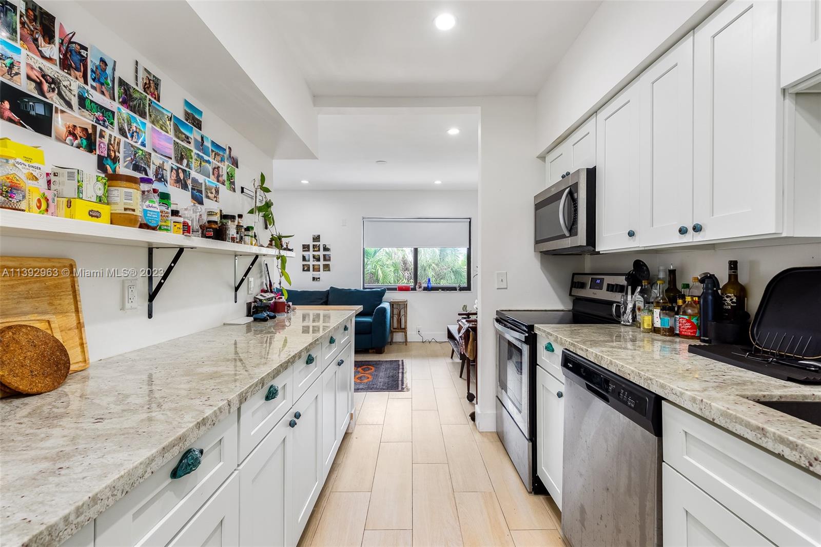 BAY HARBOR ISLAND - Residential Income