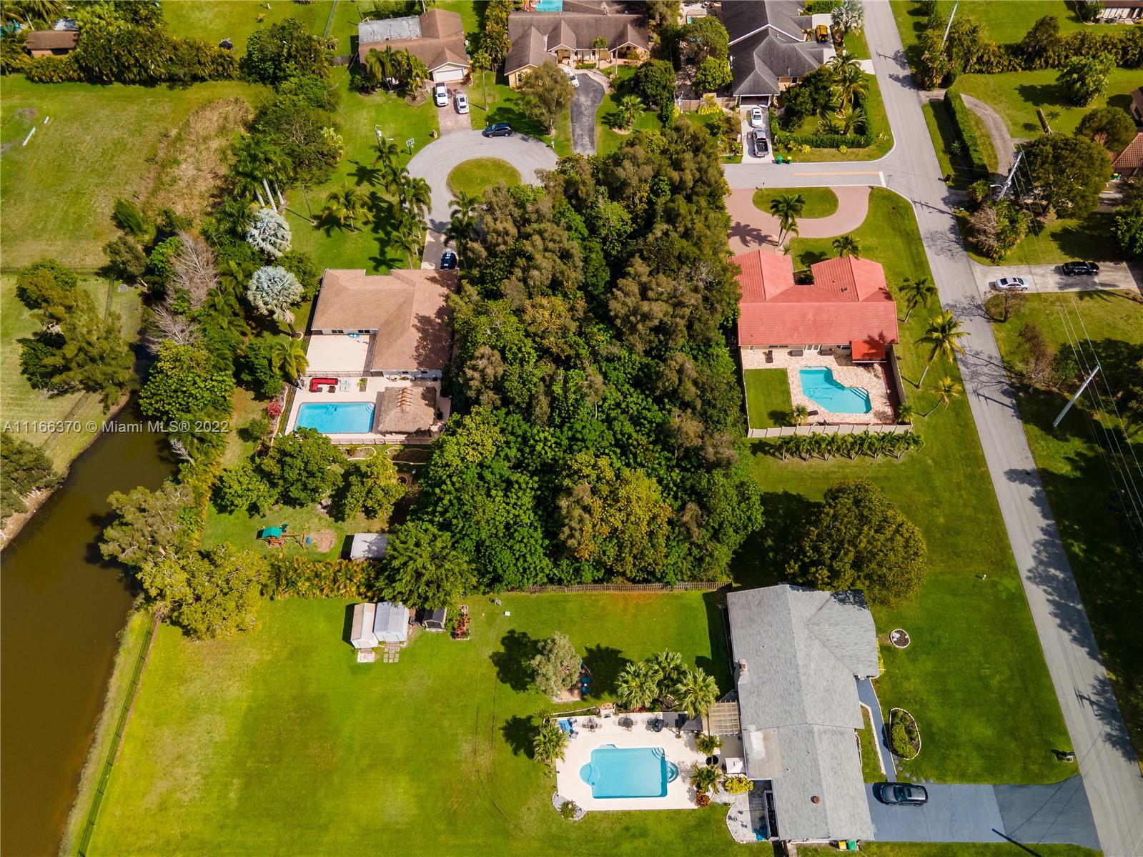 APPALOOSA ACRES - Land