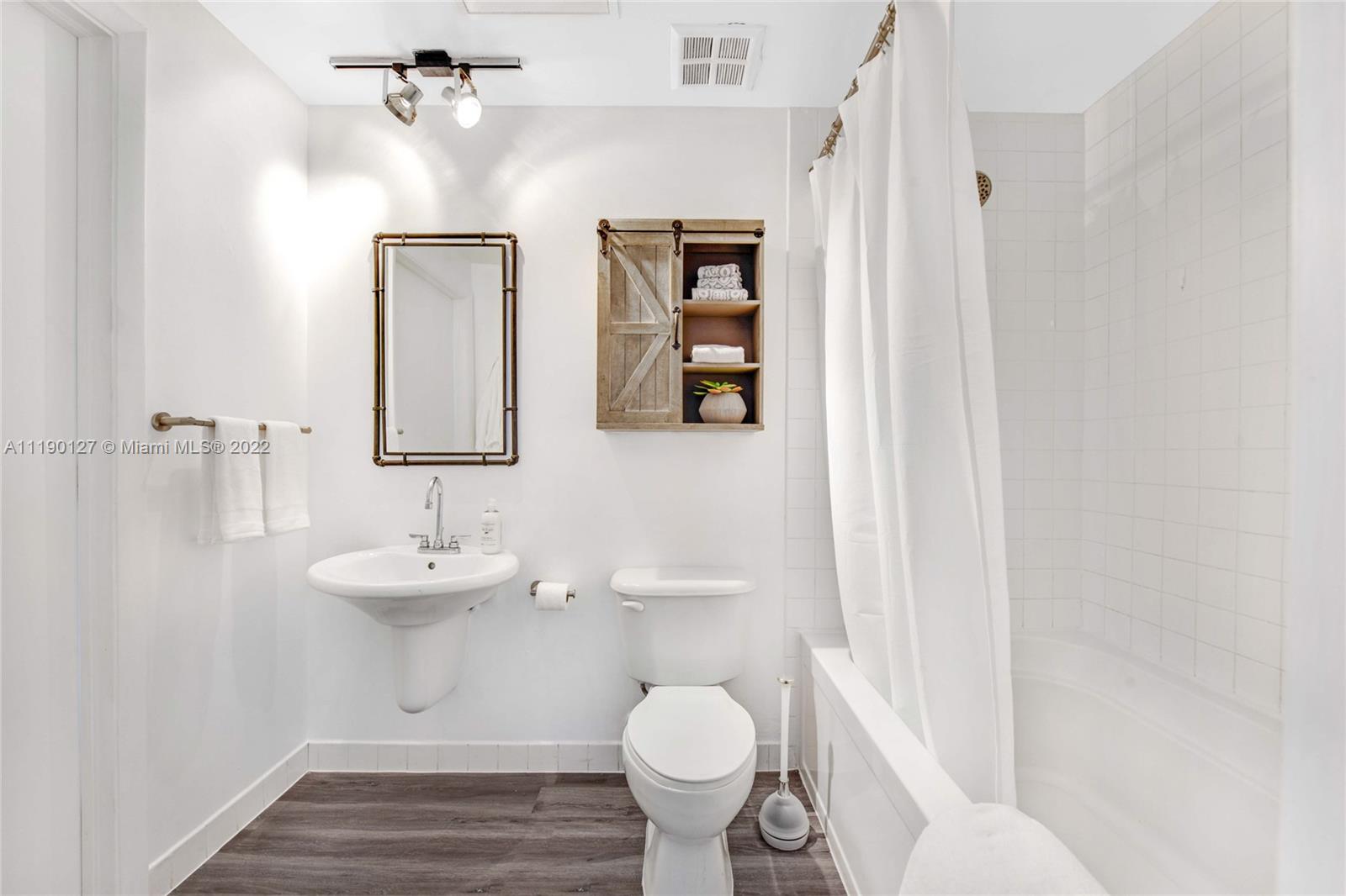 NEO CONDO - Residential Lease