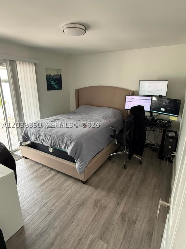 ROYAL GLEN - Residential Lease