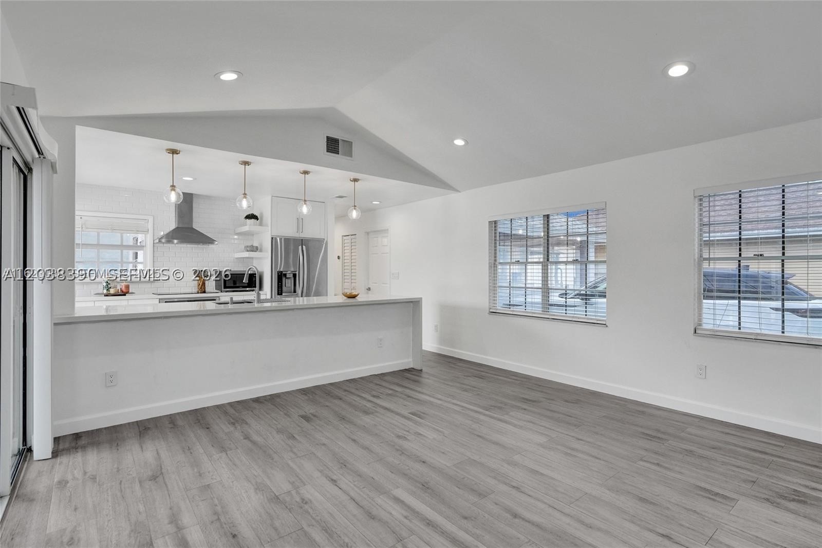ROYAL GLEN - Residential Lease