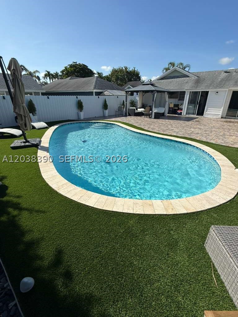 ROYAL GLEN - Residential Lease