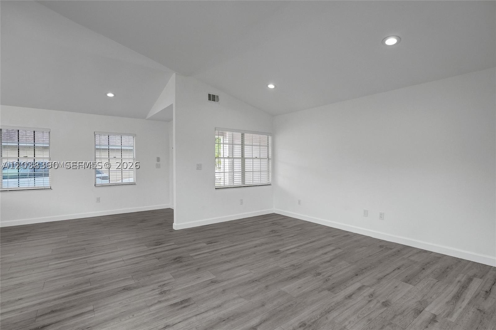 ROYAL GLEN - Residential Lease