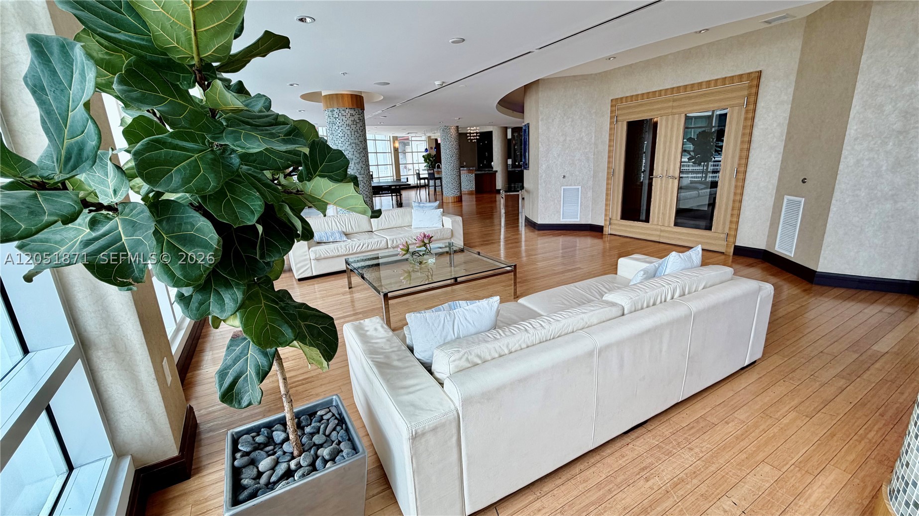 VIZCAYNE SOUTH CONDO - Residential