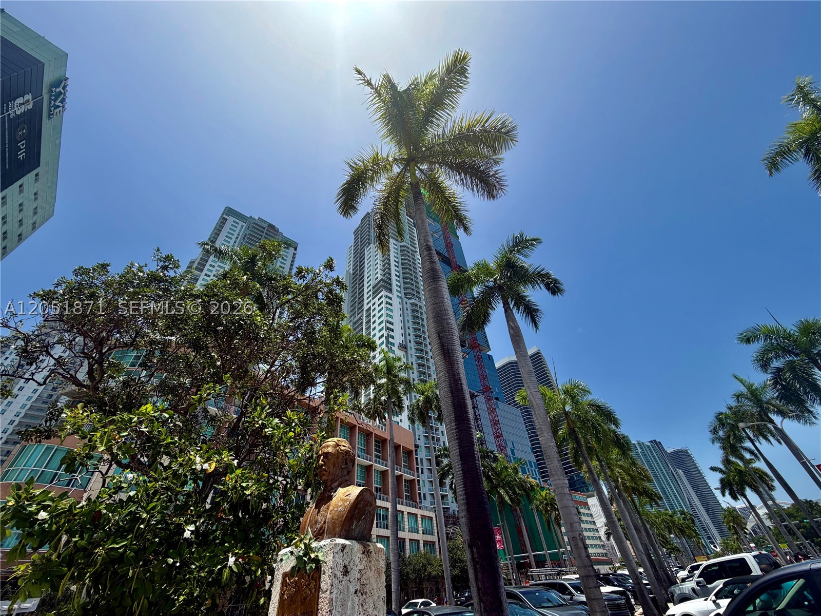 Experience breathtaking direct views of Biscayne Bay and Bayside Park from this open-concept studio, offering the feeling of living in a Miami postcard. The residence features a spacious private balcony and an Italian-designed kitchen with stone countertops and stainless steel appliances. 

Enjoy an exceptional collection of resort-style amenities, including a stunning swimming pool, state-of-the-art fitness center, spa with cold plunge, running trail, business center, and stylish clubroom.

Located in the heart of Downtown Miami, this home offers unbeatable walkability—no car needed. Just steps from the Bayside waterfront promenade, Whole Foods Market, Silverspot Cinema, and the Metromover station, you'll have convenient access to the best shopping, dining, entertainment, and transportation Downtown Miami has to offer. Easy showing via show Assist only preferably 24 hrs Notice.