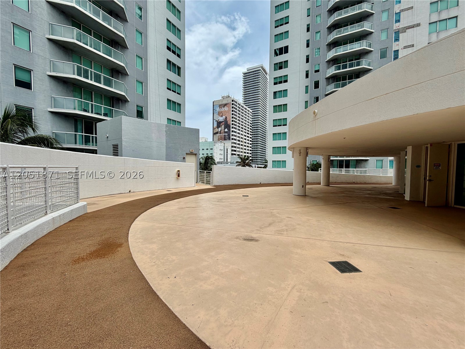 VIZCAYNE SOUTH CONDO - Residential