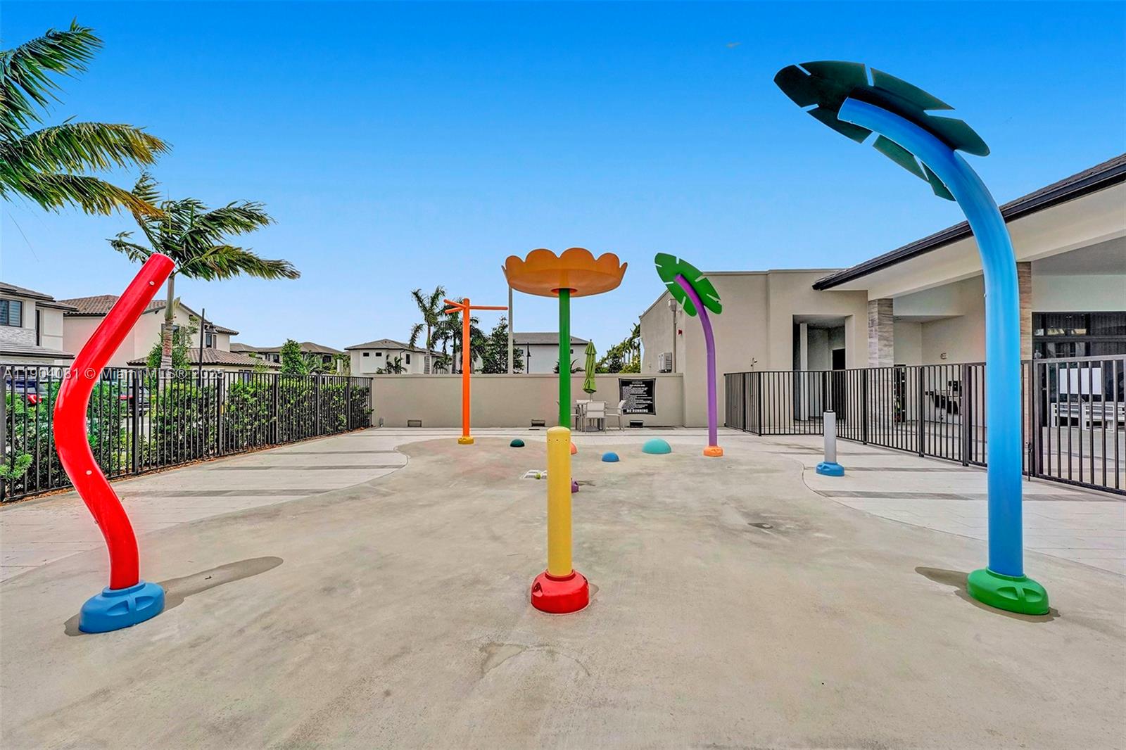 DOWNTOWN DORAL SOUTH PHAS - Residential