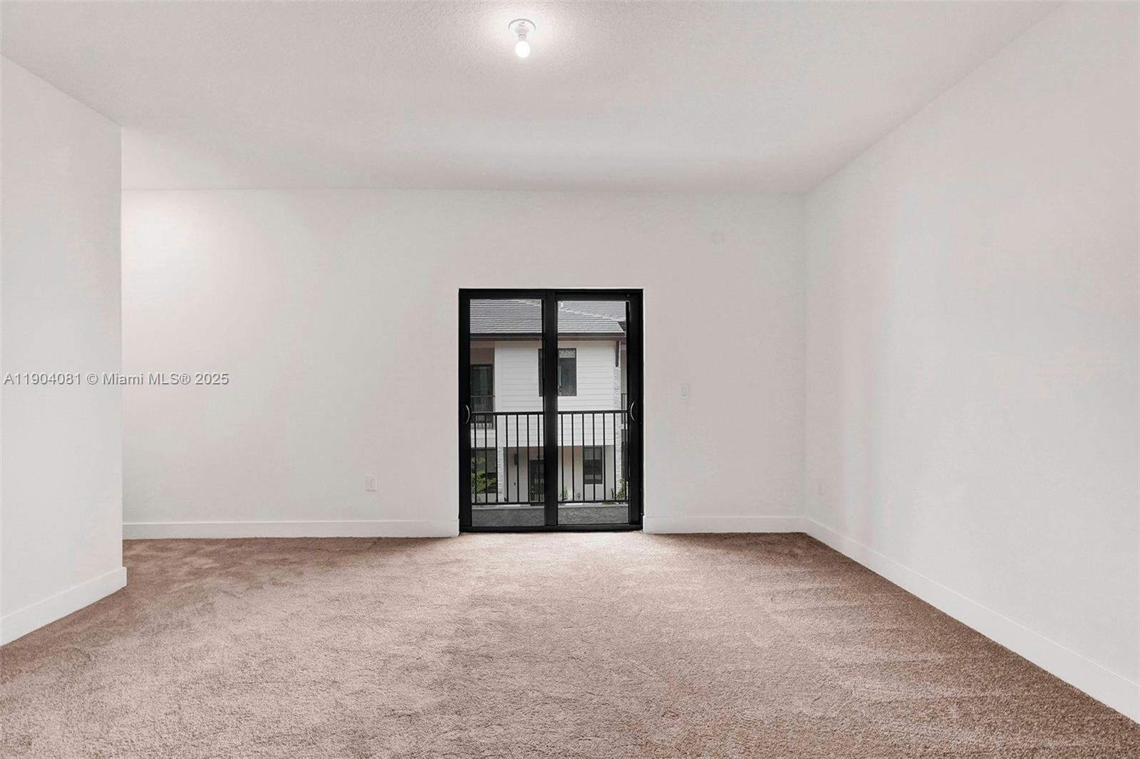 DOWNTOWN DORAL SOUTH PHAS - Residential