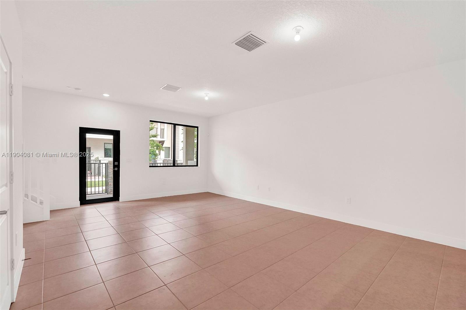 DOWNTOWN DORAL SOUTH PHAS - Residential