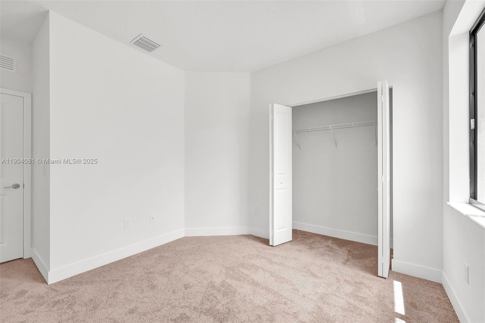 DOWNTOWN DORAL SOUTH PHAS - Residential