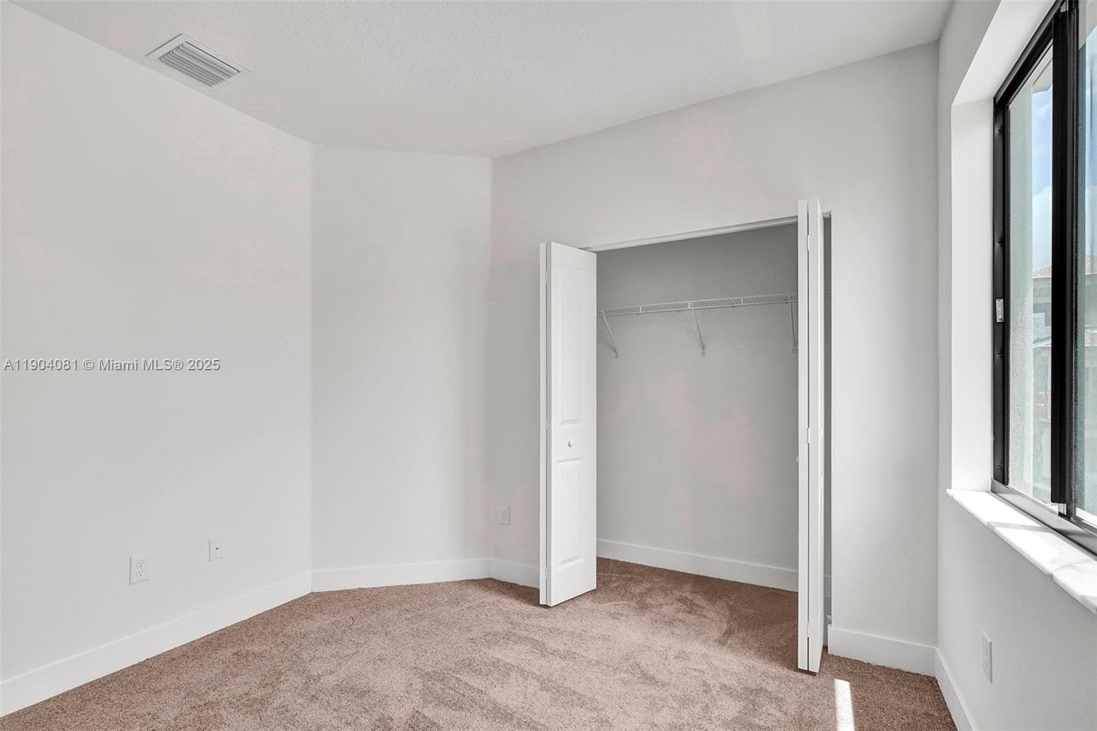 DOWNTOWN DORAL SOUTH PHAS - Residential