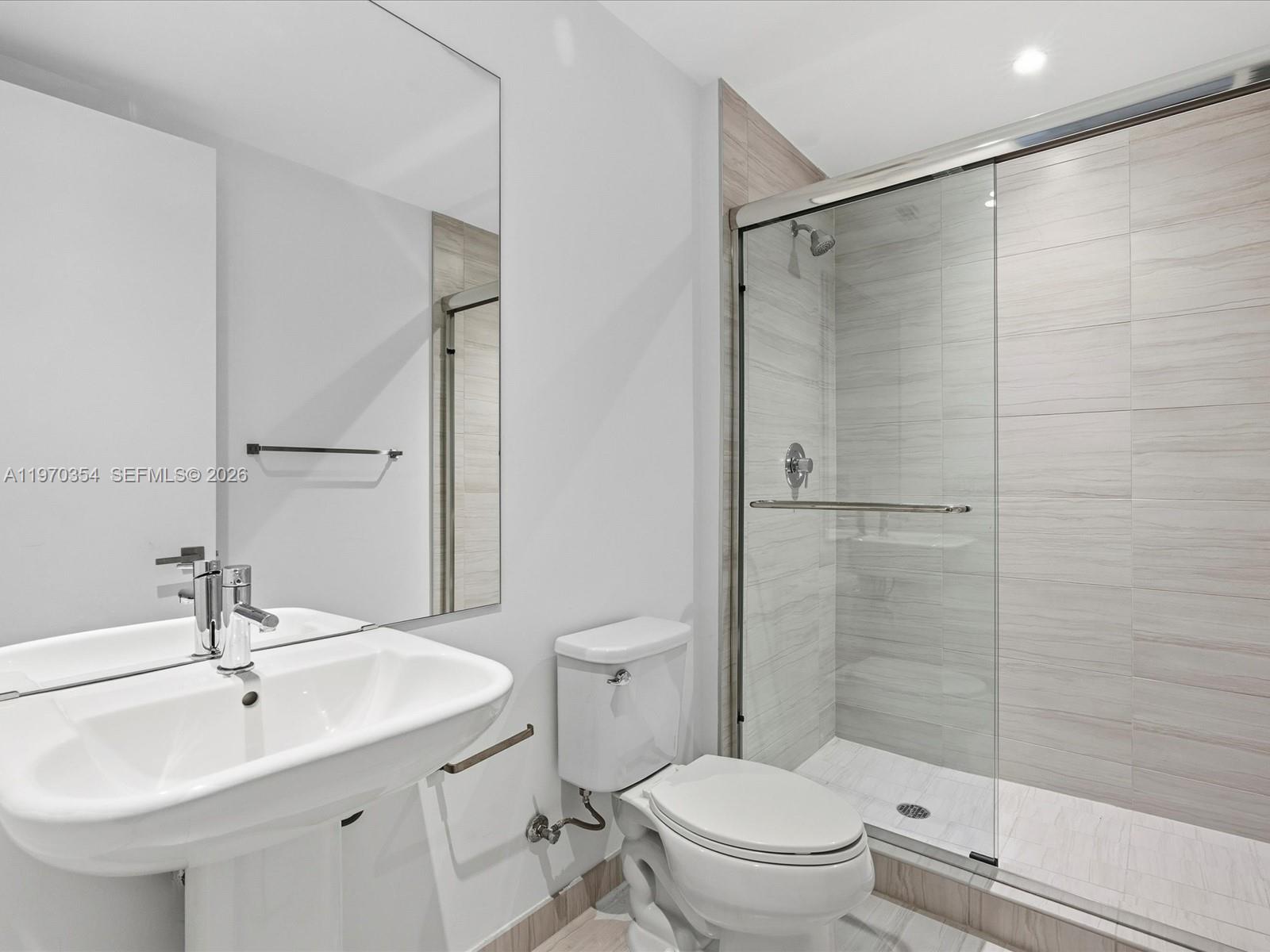 PRIVE CONDO - Residential