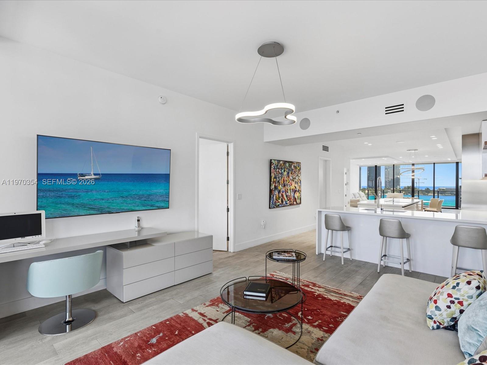 PRIVE CONDO - Residential