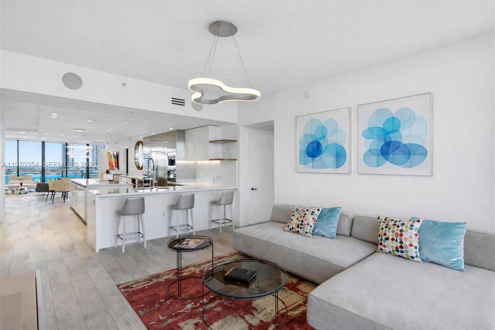 PRIVE CONDO - Residential
