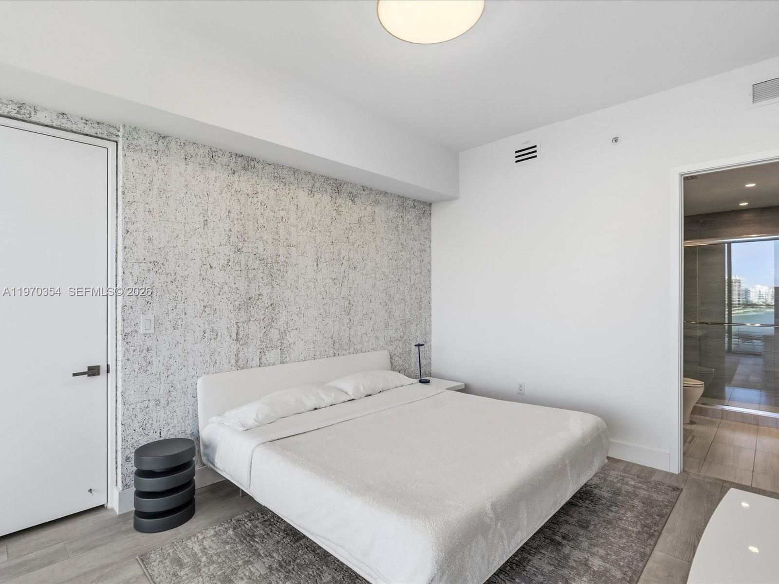 PRIVE CONDO - Residential