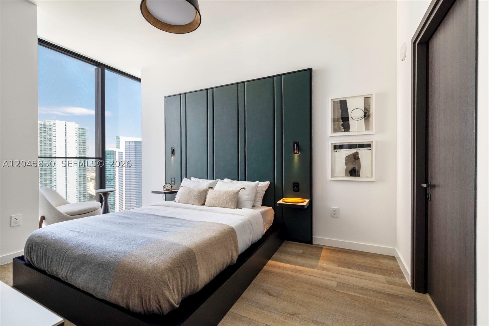 E11EVEN HOTEL RESIDENCES - Residential