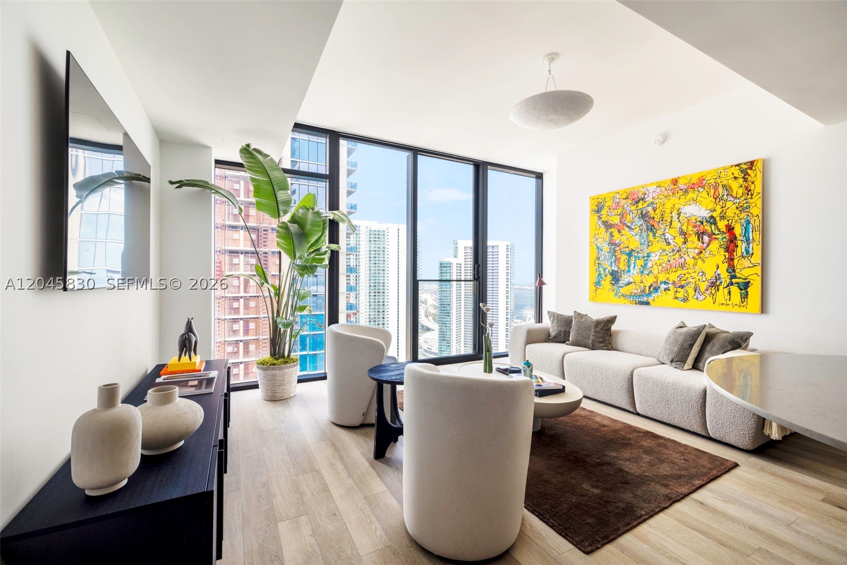 E11EVEN HOTEL RESIDENCES - Residential