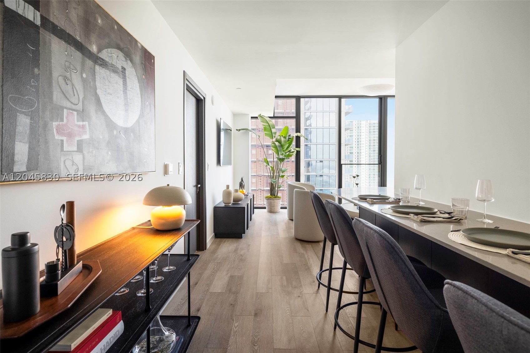 E11EVEN HOTEL RESIDENCES - Residential