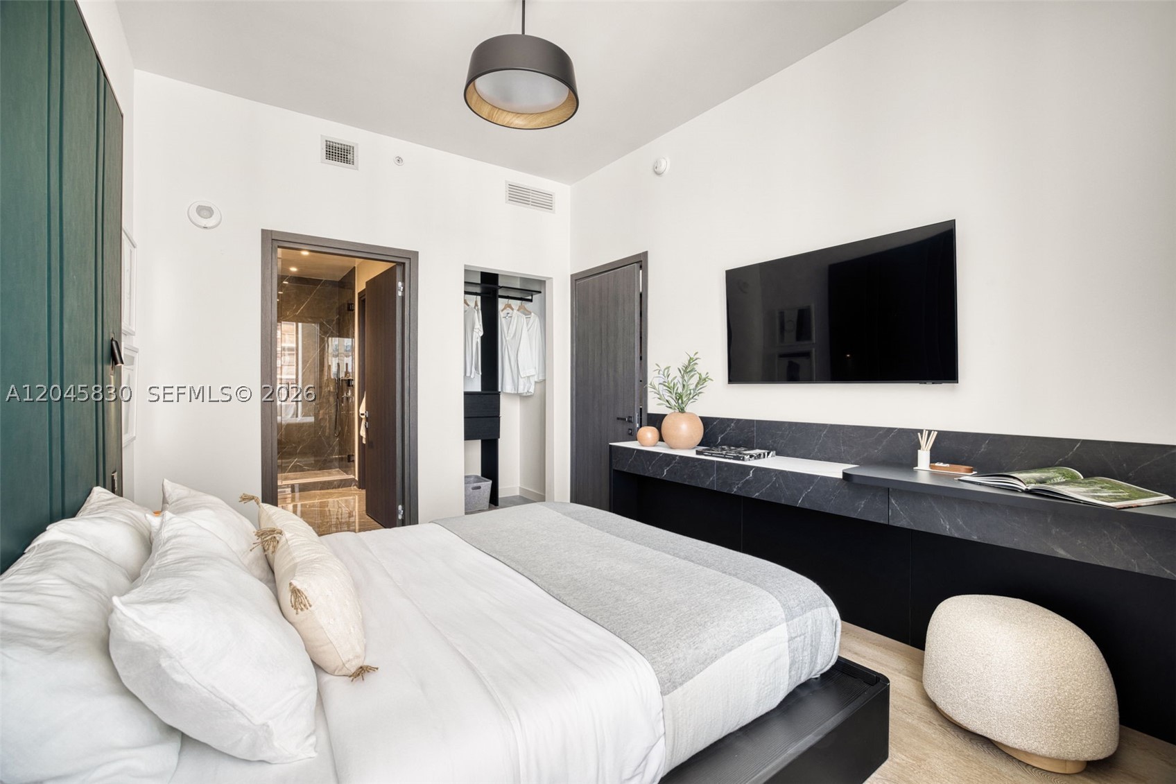 E11EVEN HOTEL RESIDENCES - Residential
