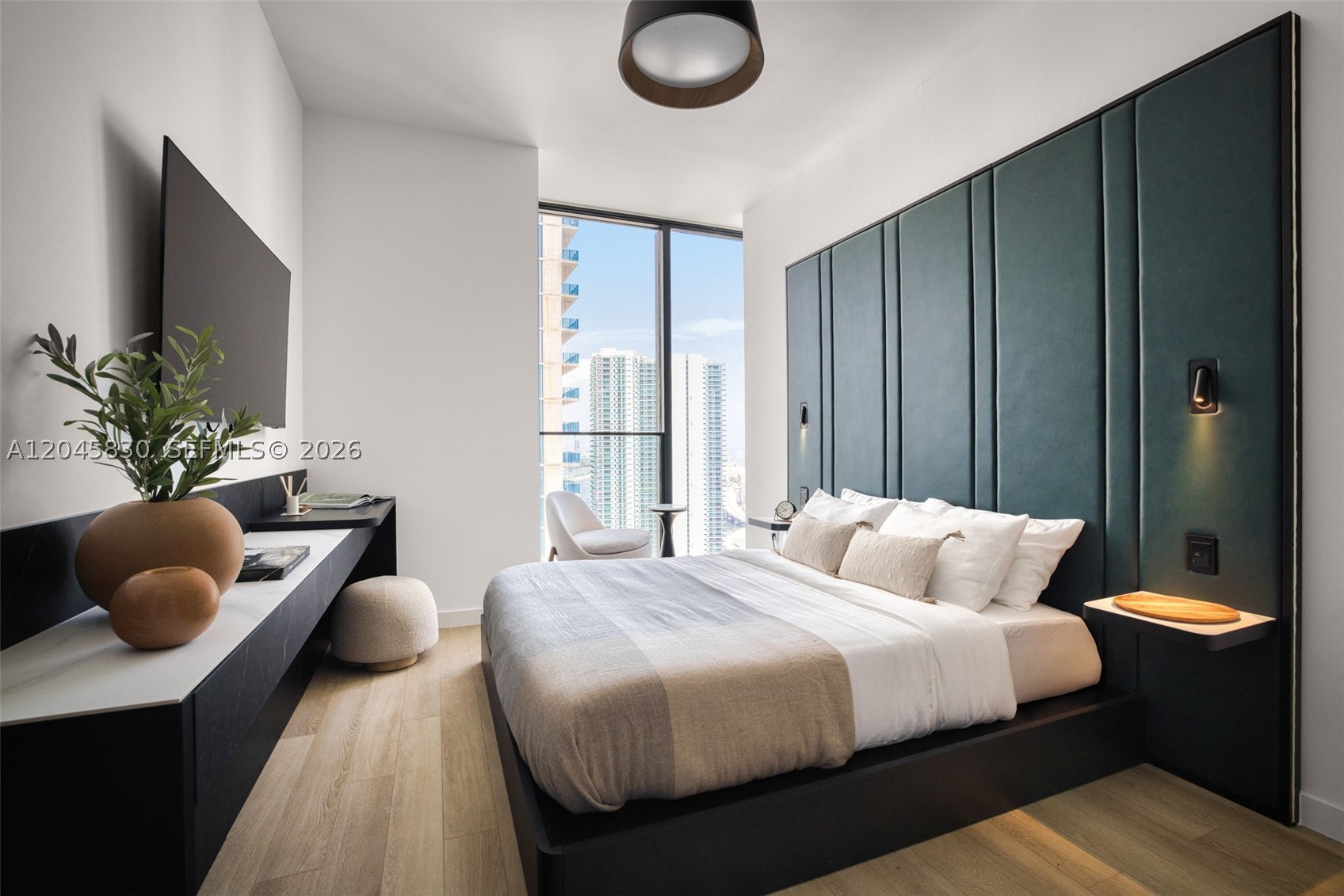 E11EVEN HOTEL RESIDENCES - Residential