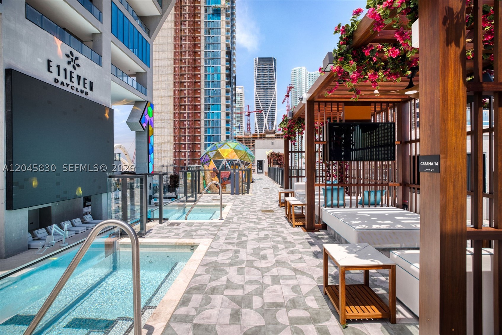E11EVEN HOTEL RESIDENCES - Residential