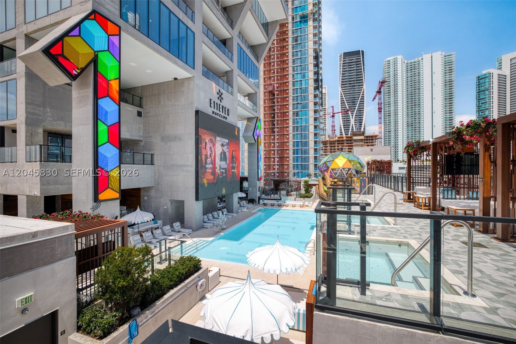 E11EVEN HOTEL RESIDENCES - Residential