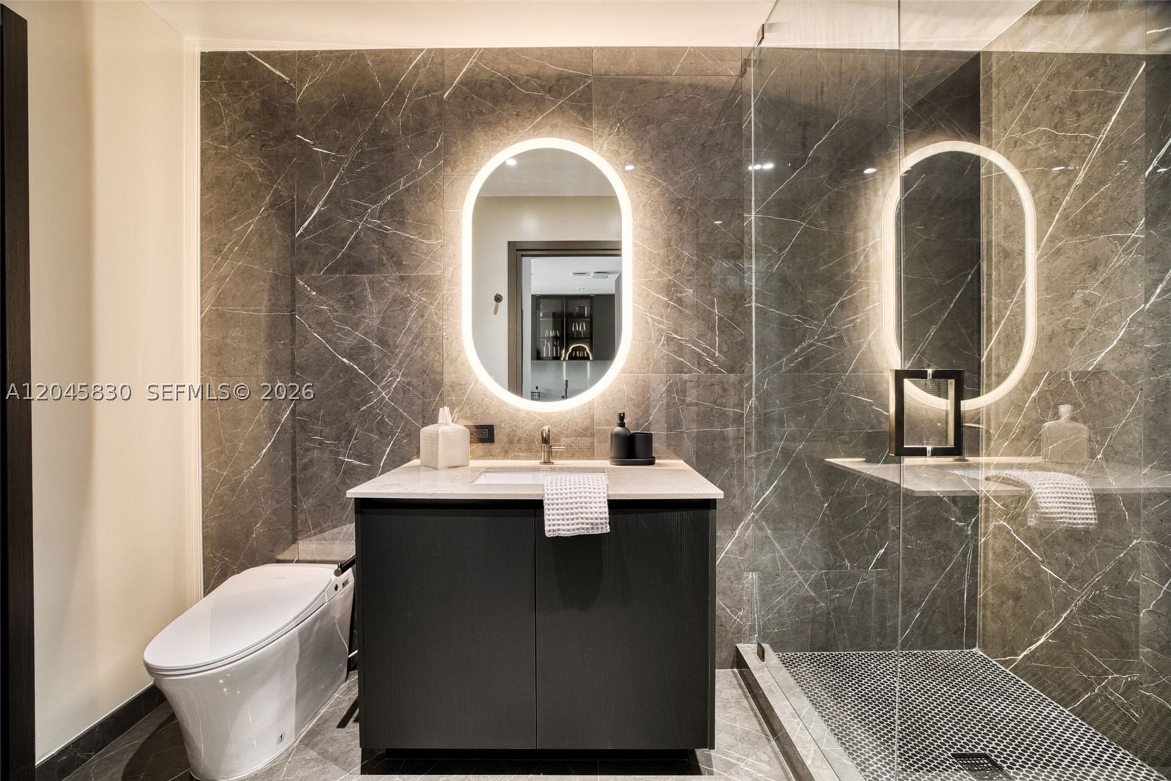 E11EVEN HOTEL RESIDENCES - Residential