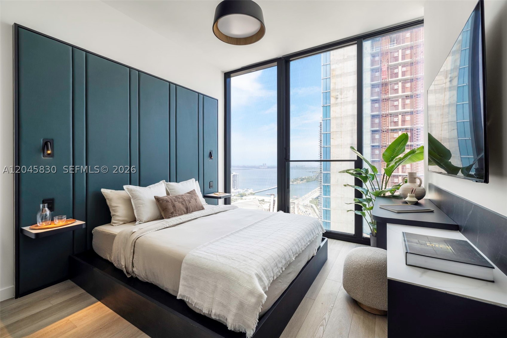 E11EVEN HOTEL RESIDENCES - Residential
