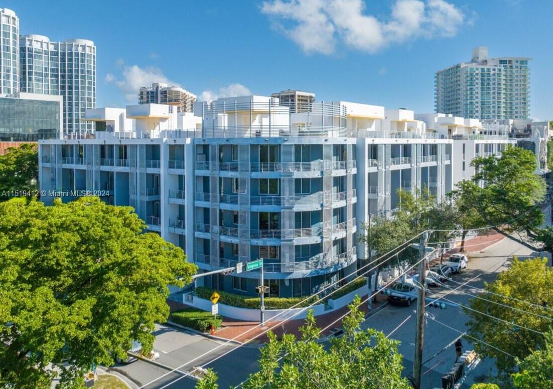 LOFTS AT MAYFAIR CONDO - Residential Lease