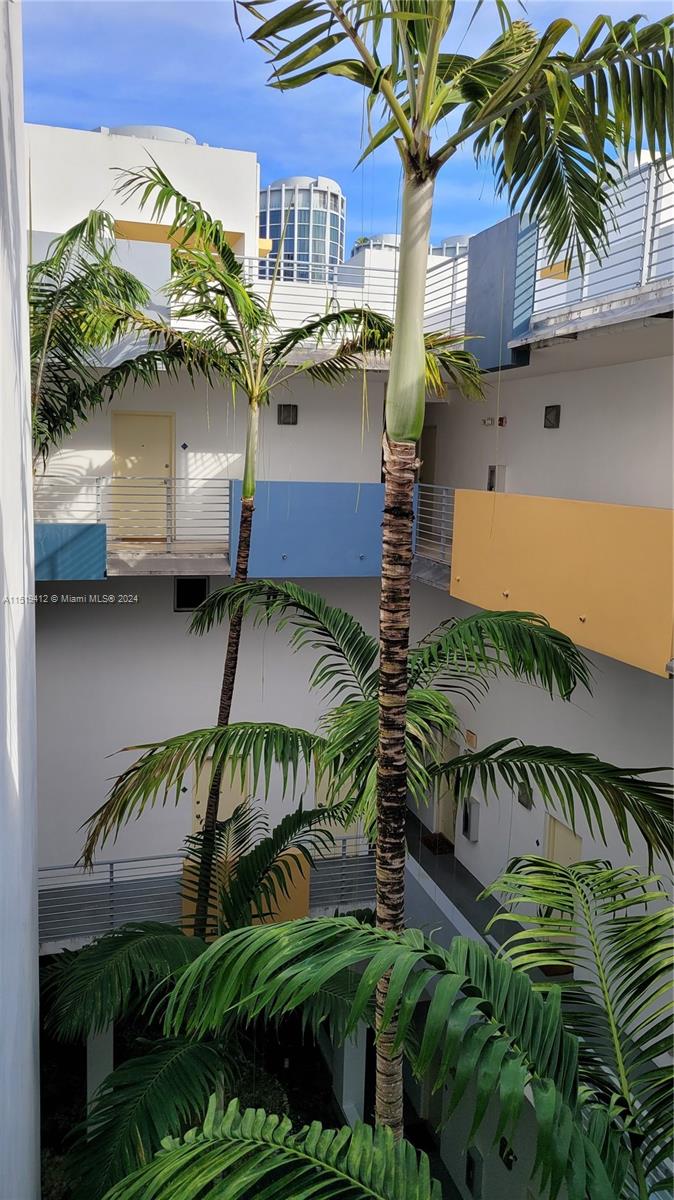 LOFTS AT MAYFAIR CONDO - Residential Lease
