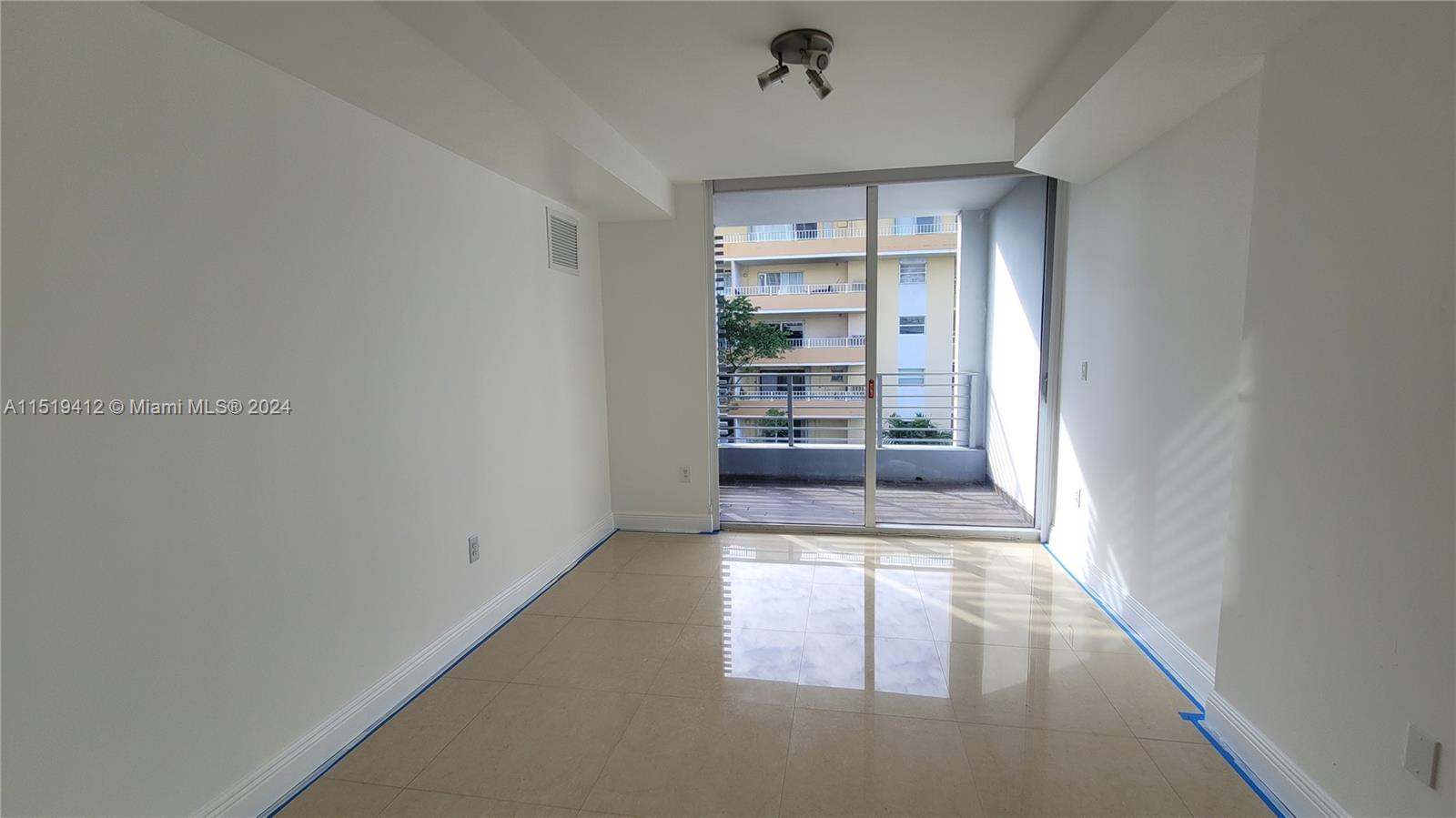 LOFTS AT MAYFAIR CONDO - Residential Lease