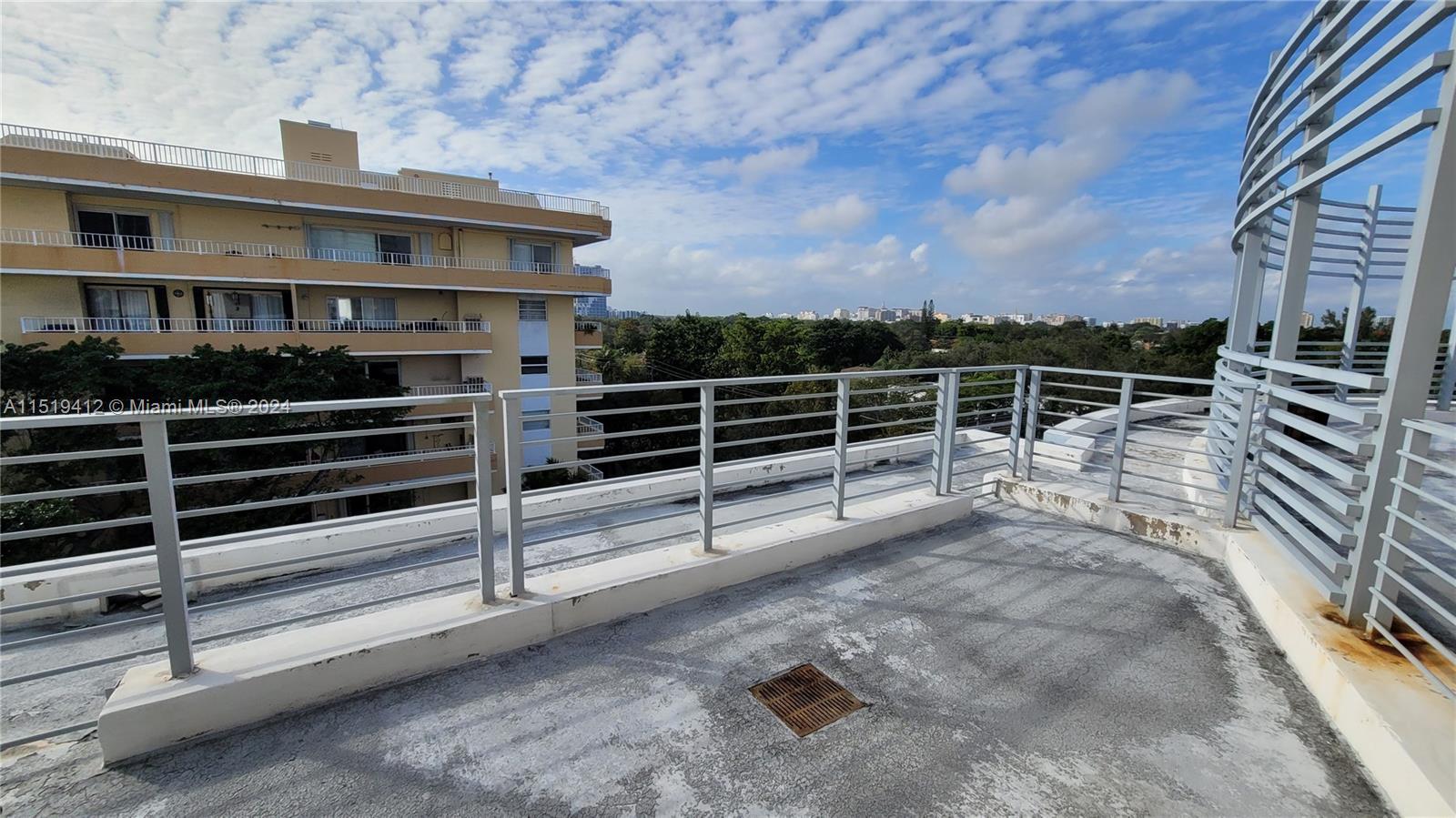 LOFTS AT MAYFAIR CONDO - Residential Lease