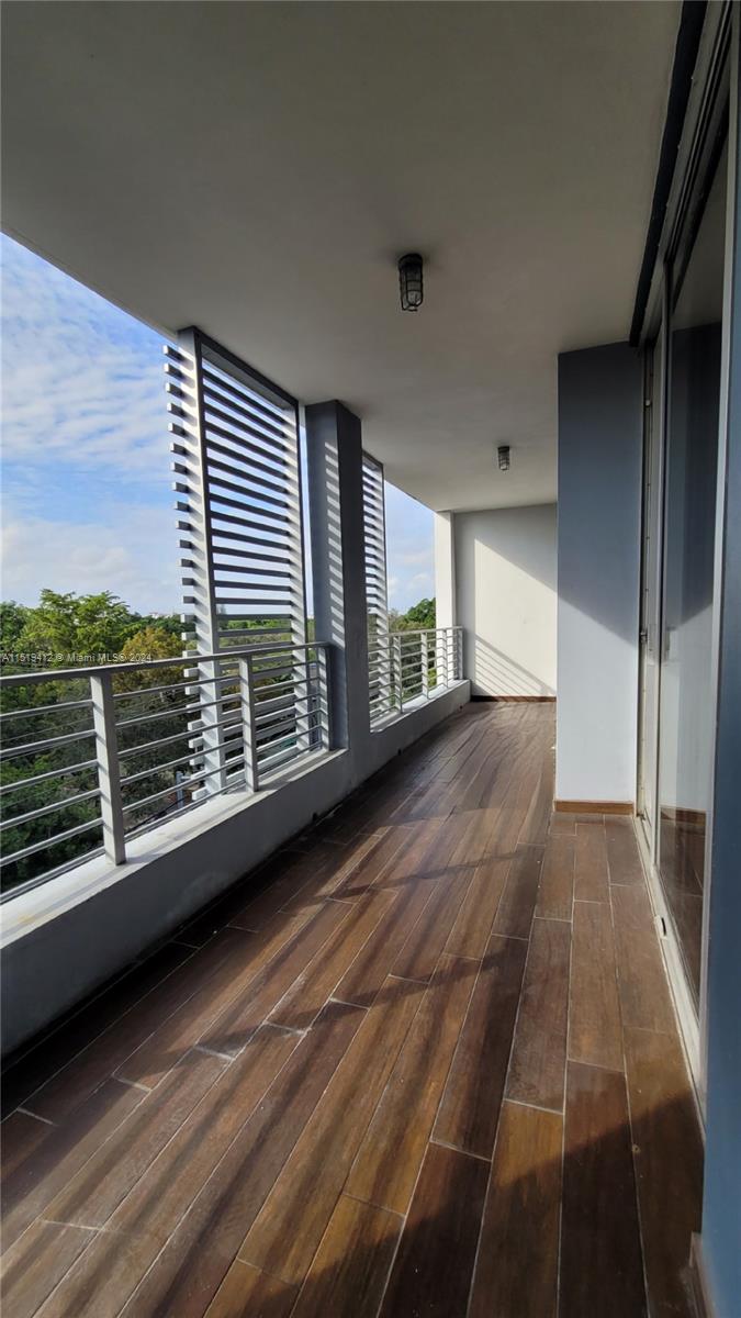 LOFTS AT MAYFAIR CONDO - Residential Lease