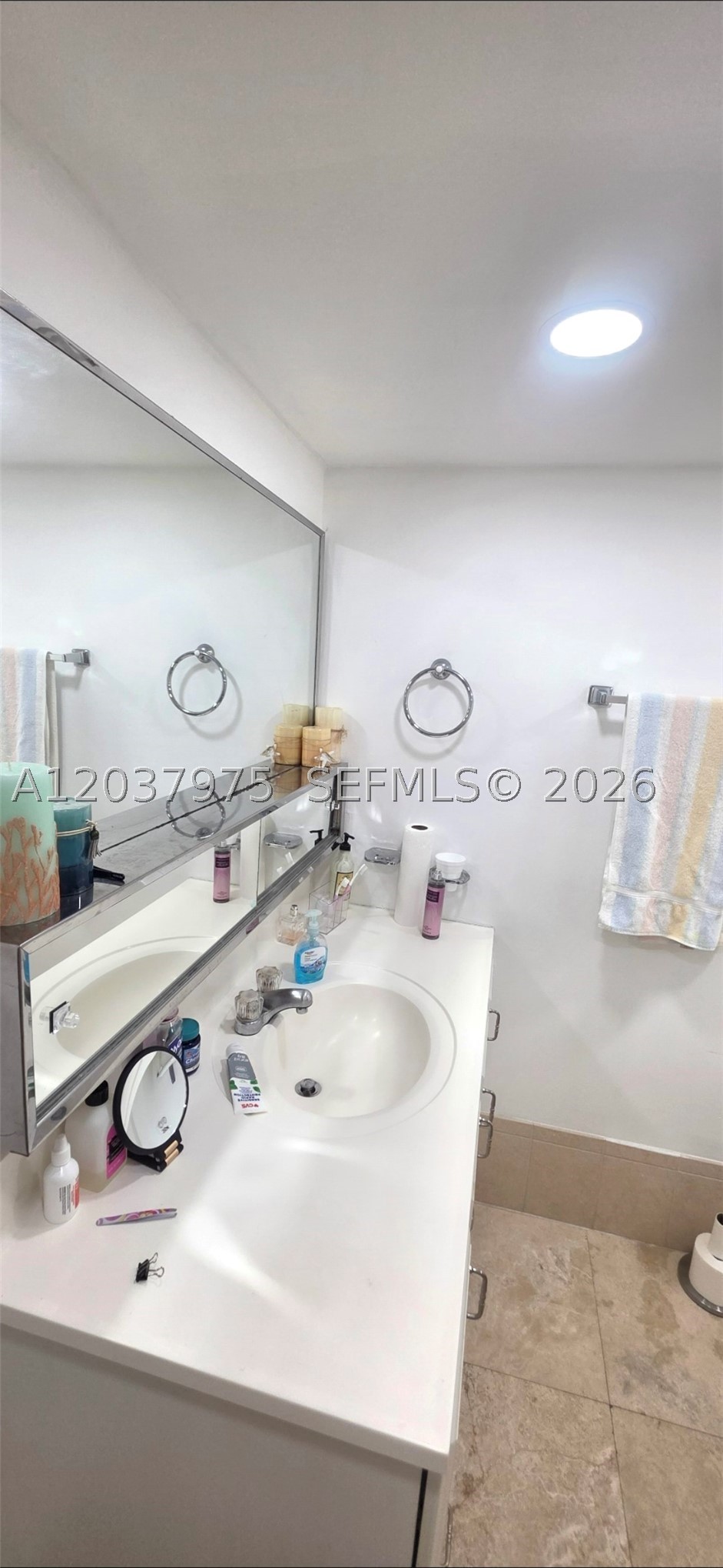 SAMARI LAKE EAST CONDO - Residential Lease