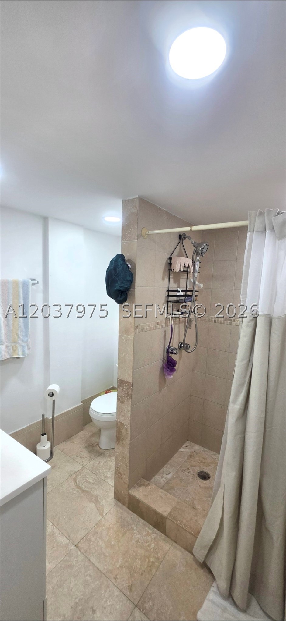 SAMARI LAKE EAST CONDO - Residential Lease