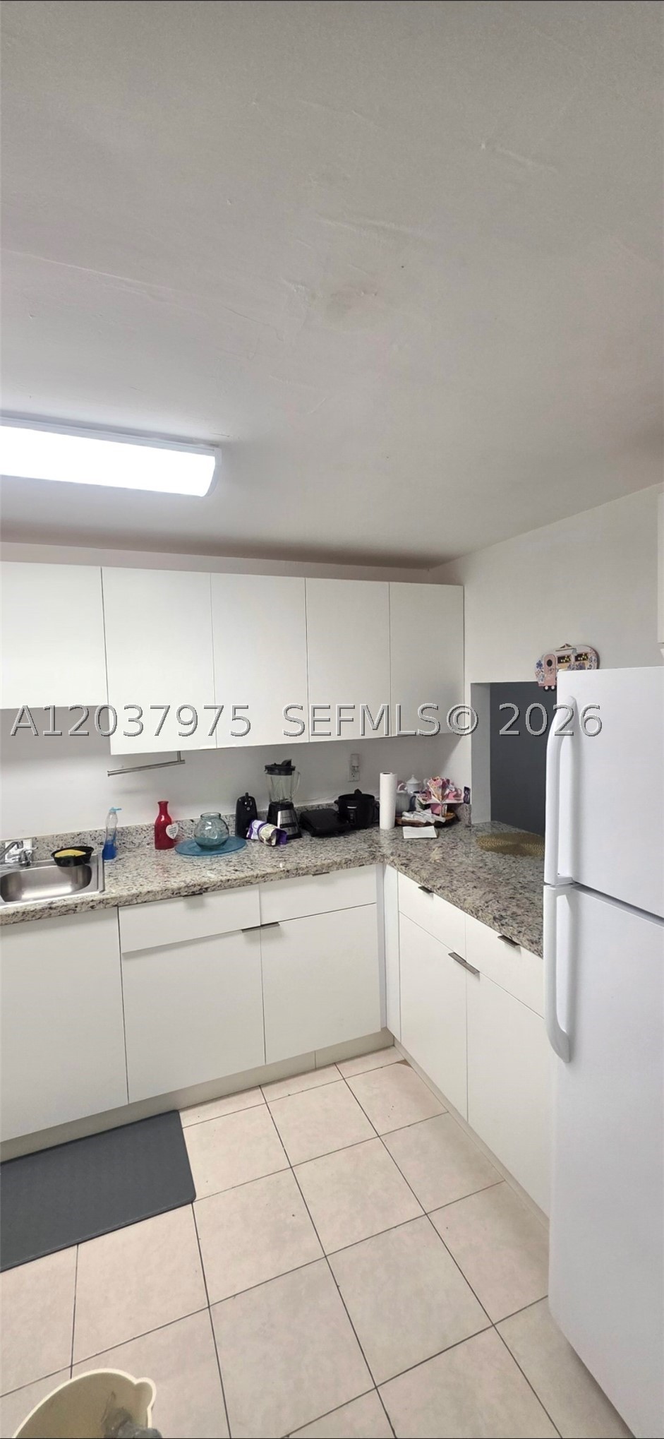 SAMARI LAKE EAST CONDO - Residential Lease