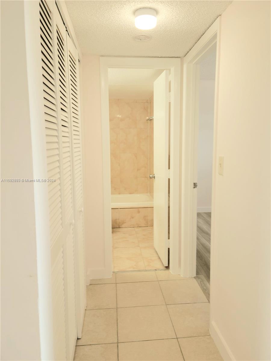 LAKESHORE AT UNIVERSITY P - Residential Lease