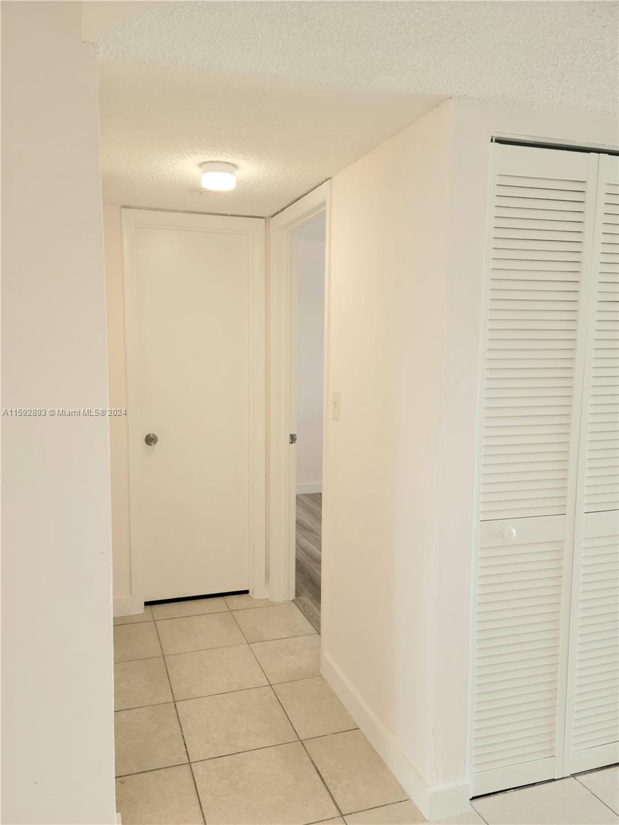 LAKESHORE AT UNIVERSITY P - Residential Lease