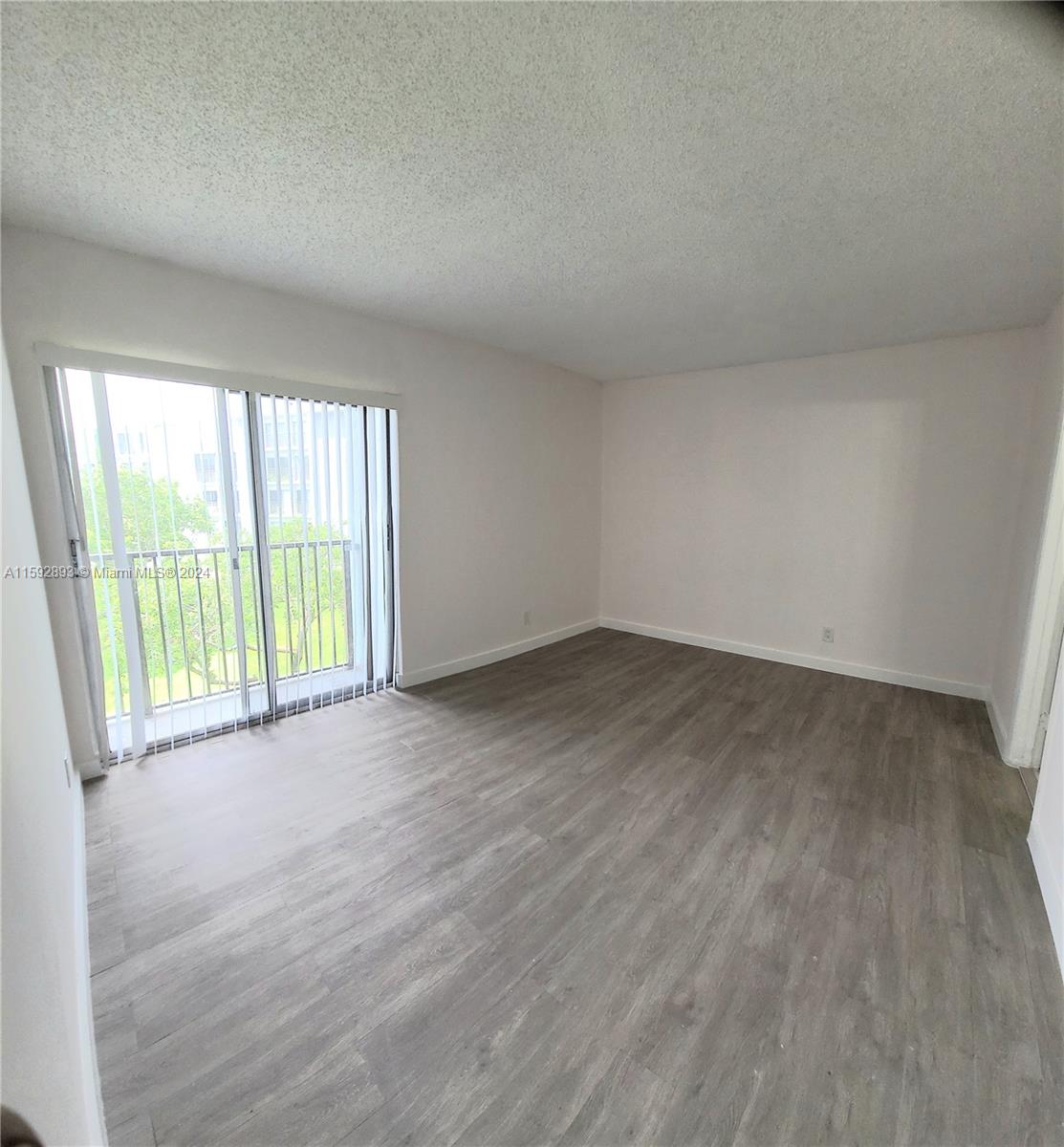 LAKESHORE AT UNIVERSITY P - Residential Lease