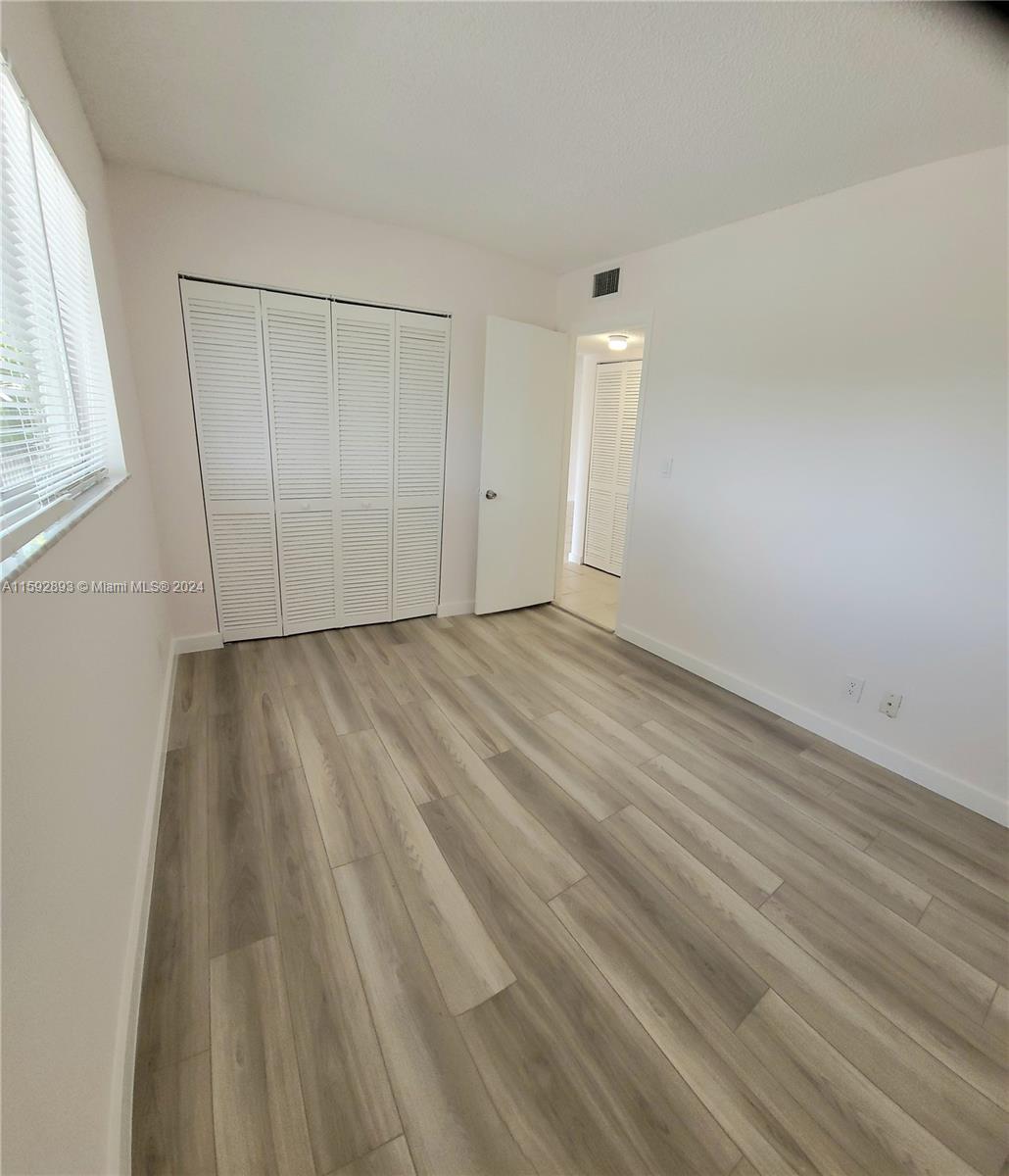 LAKESHORE AT UNIVERSITY P - Residential Lease