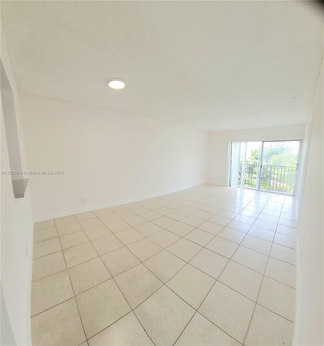 LAKESHORE AT UNIVERSITY P - Residential Lease