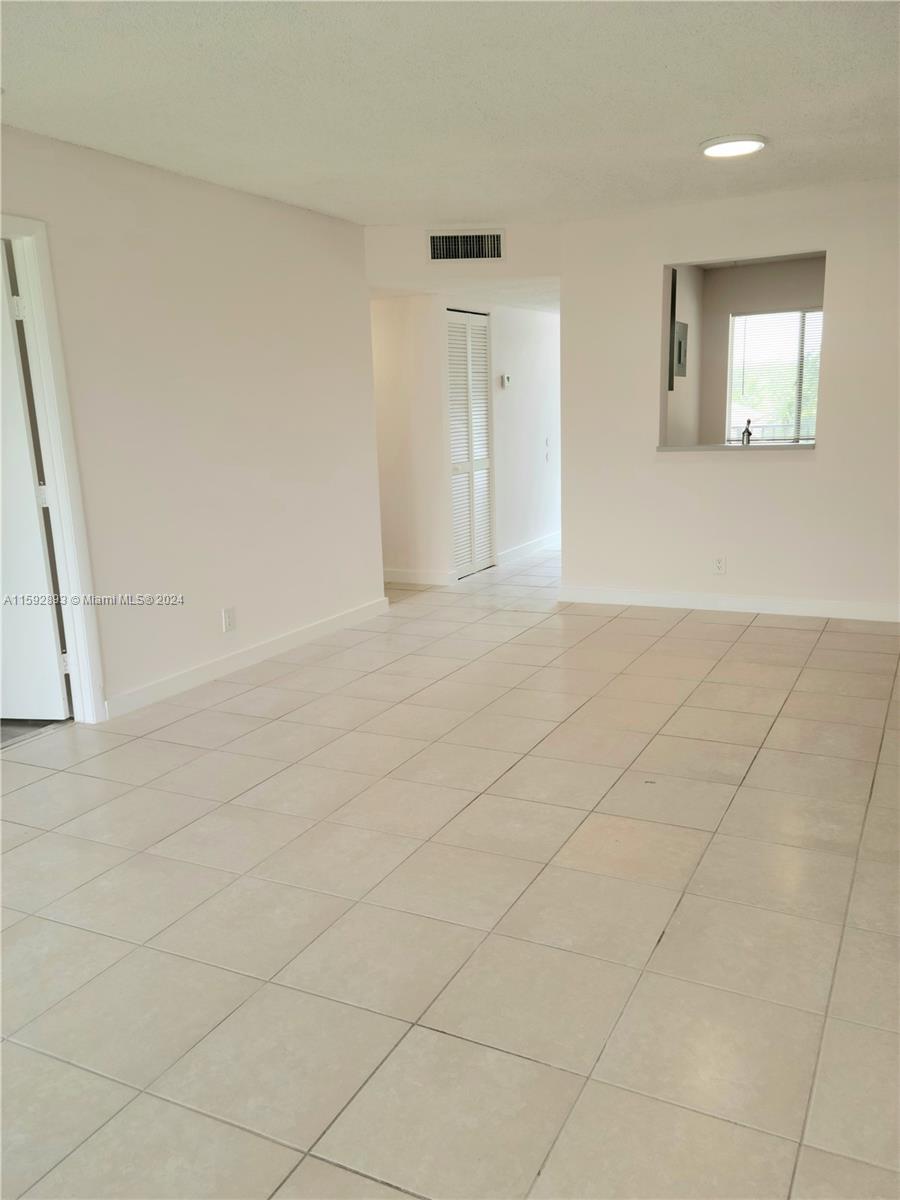 LAKESHORE AT UNIVERSITY P - Residential Lease