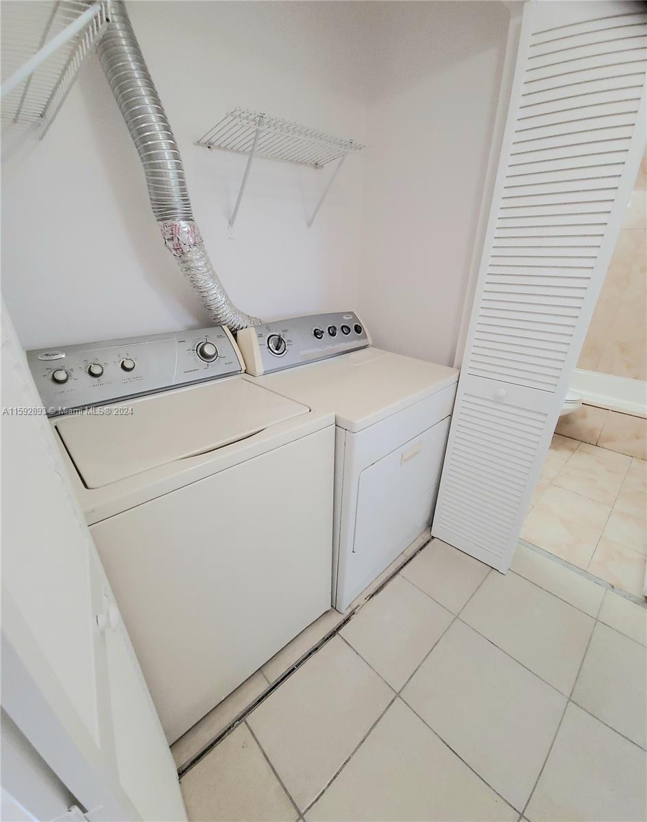 LAKESHORE AT UNIVERSITY P - Residential Lease